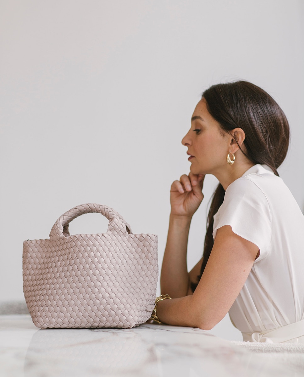Mala Tipo Tote Pequena Entrançada com Alça de Tiracolo Amovível Rosa-5