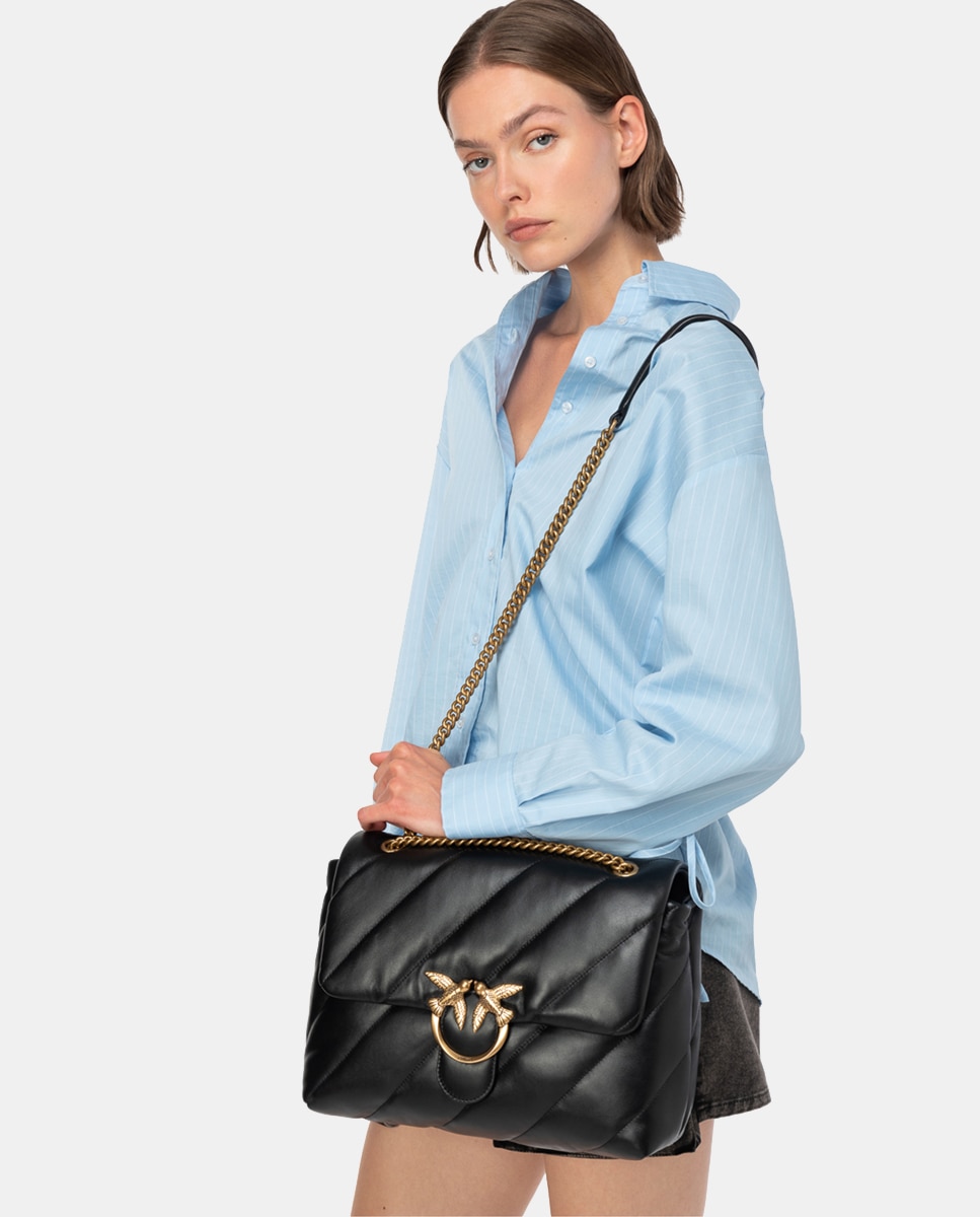 Mala a Tiracolo Classic Love Grande com Aba e em Pele - Preto Preto-1