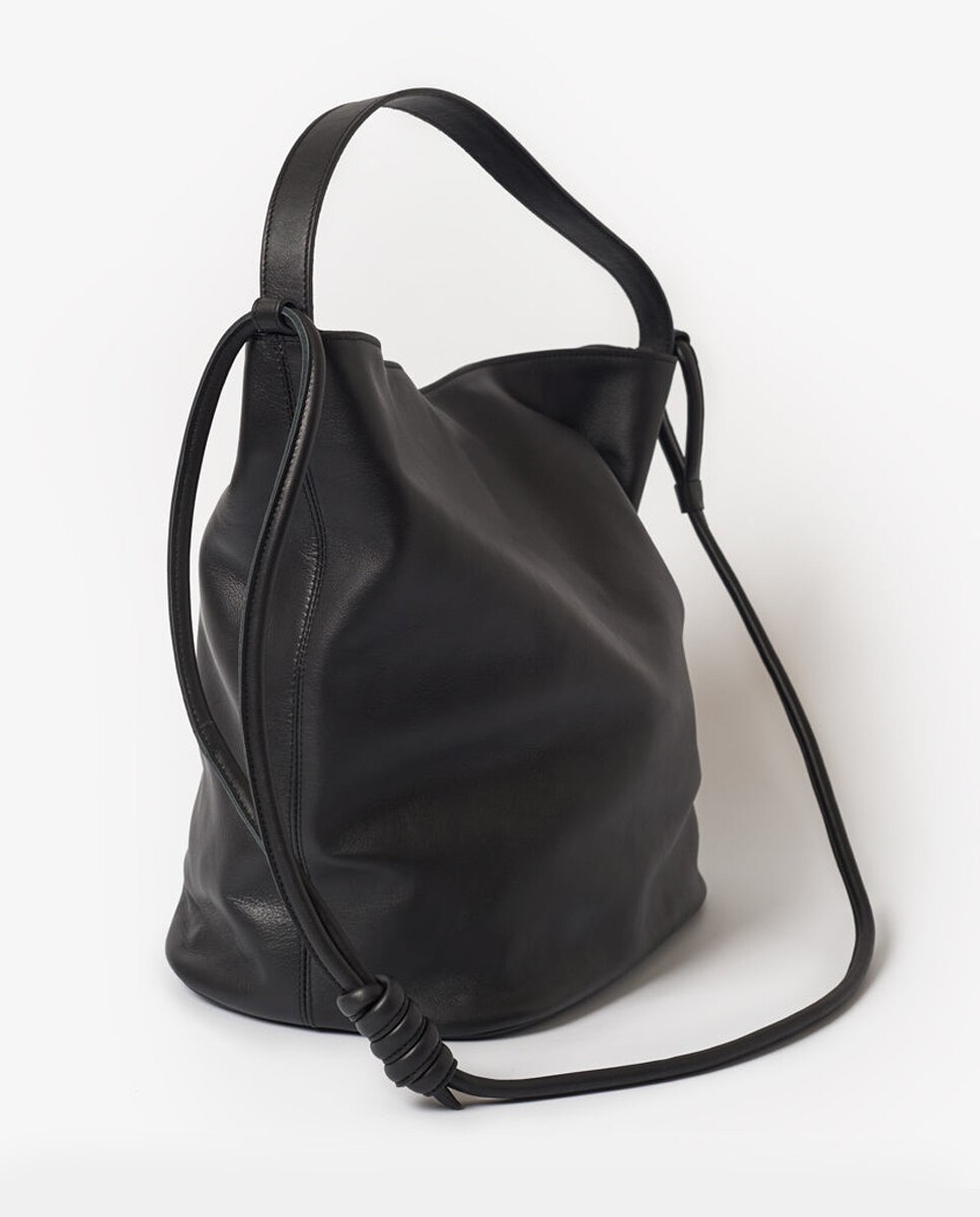 Hobo de piel con imán y asa larga adicional - Zubi - Negro Negro-2