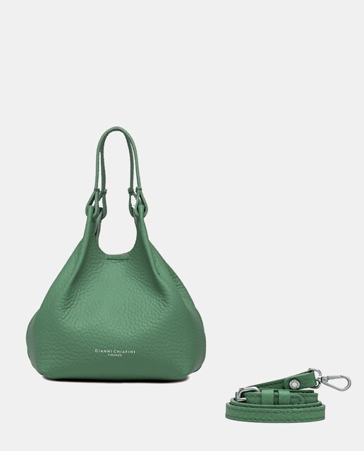 Imagem 0 de Mala Hobo com Alça de Tiracolo e em Pele de Bovino - Fúcsia