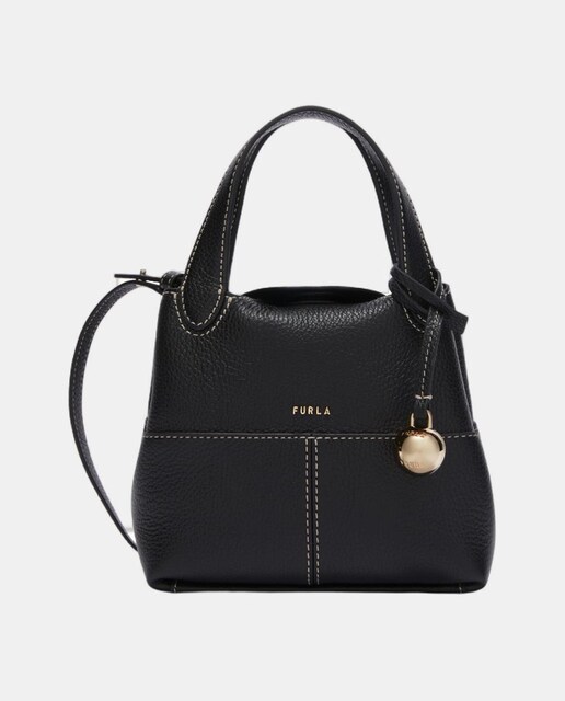 Imagem 0 de Mini mala tipo tote que se destaca pela sua estrutura em suave pele martelada com fecho de mosquetão e alça de tiracolo.