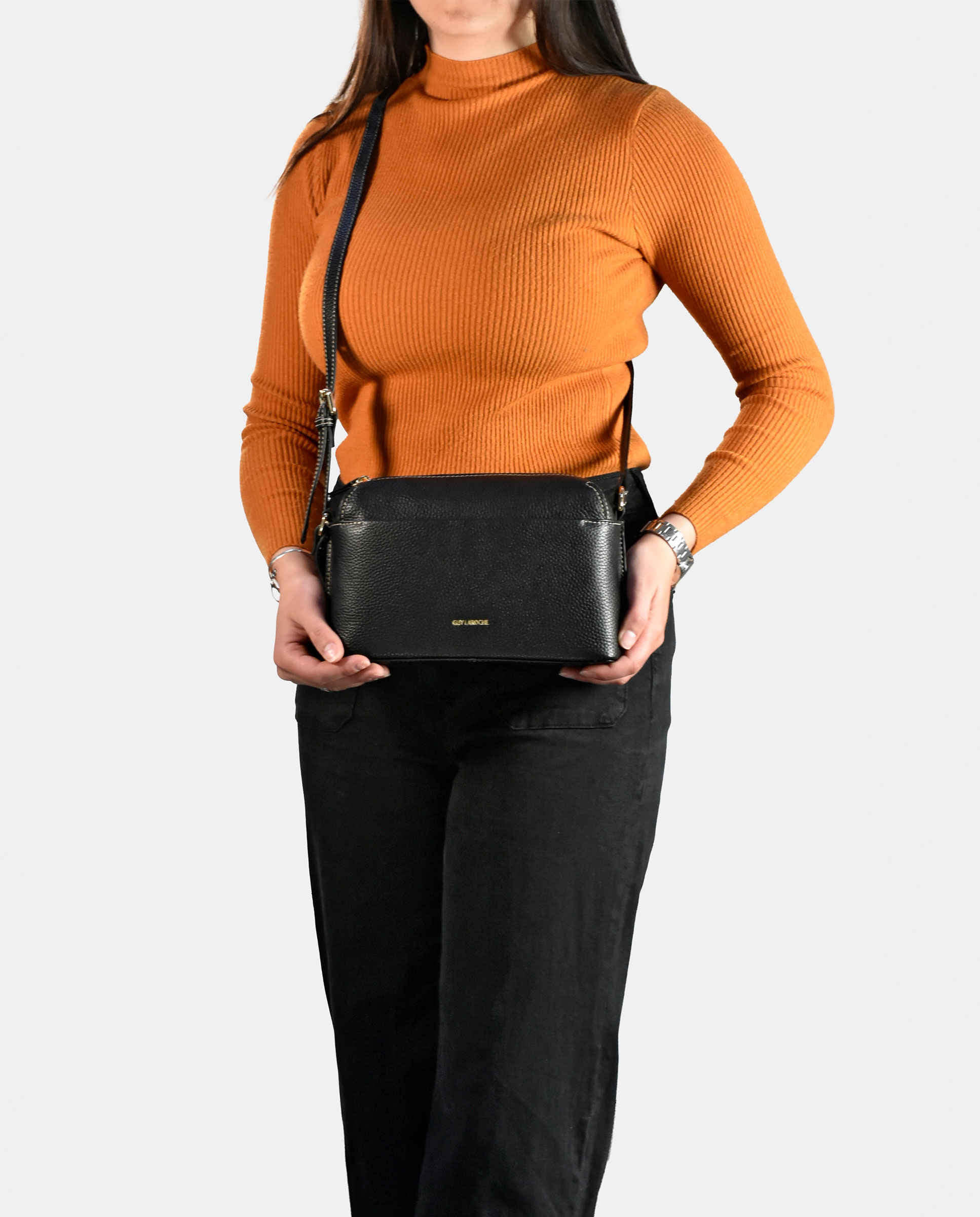 Mala Crossbody em Pele com Bolso à Frente Preto-4
