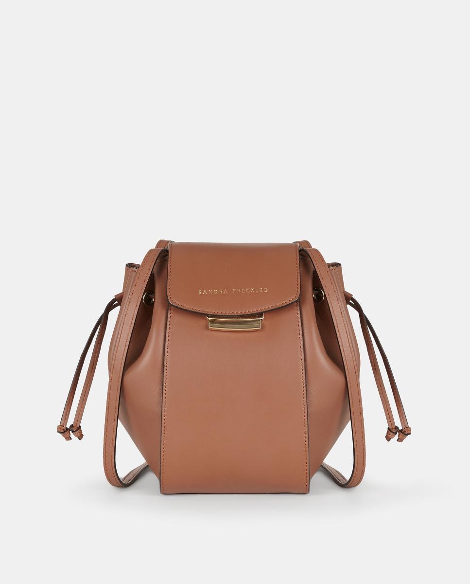 Mala Crossbody em Pele Lisa com Aba e Alças Compridas Camel-1