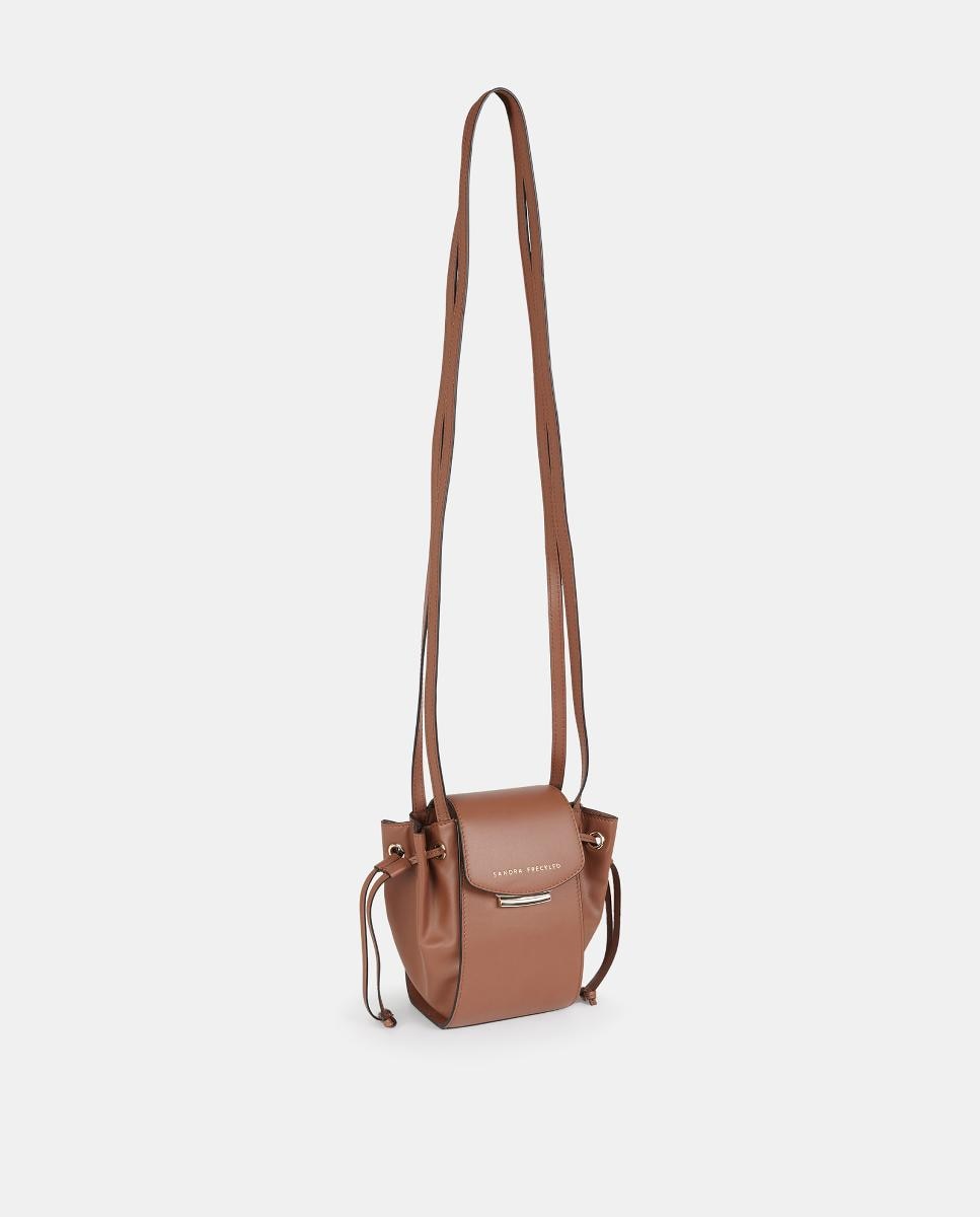 Mala Crossbody Pequena em Pele Lisa com Aba e Alças Compridas Camel-2