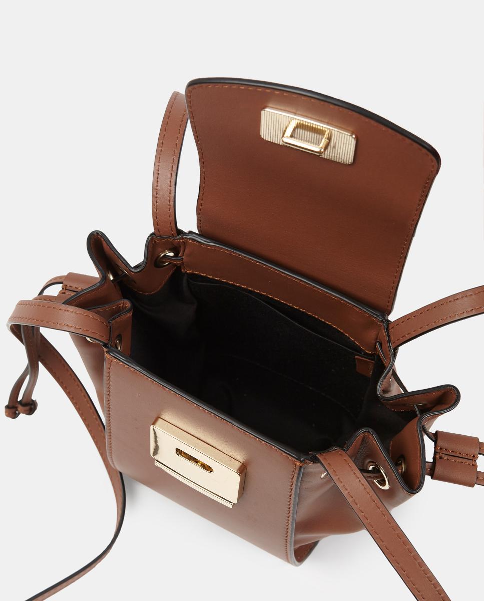 Mala Crossbody Pequena em Pele Lisa com Aba e Alças Compridas Camel-3