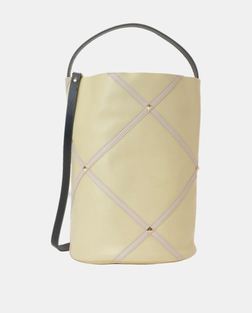 Imagem 0 de Mala Grande em Forma de Cubo com Tachas Decorativas