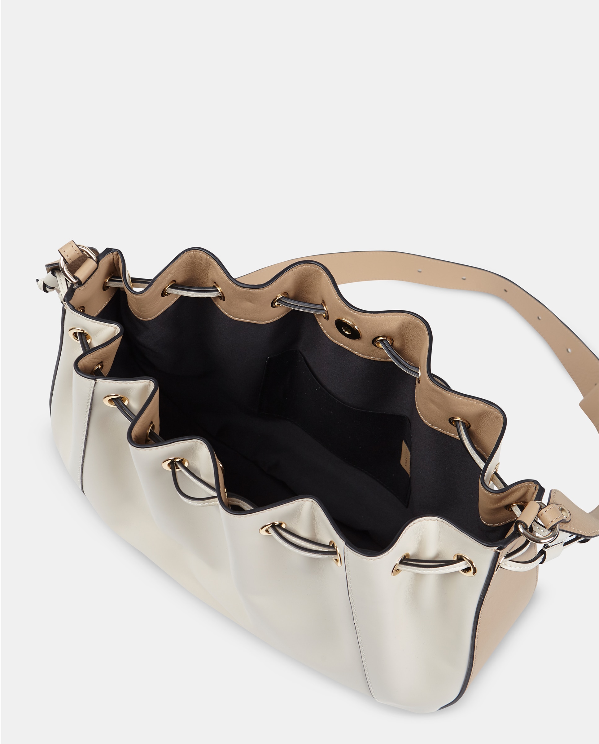Mala Crossbody em Pele Lisa com Alça de Tiracolo Larga e Fecho de Cordão Natural-3