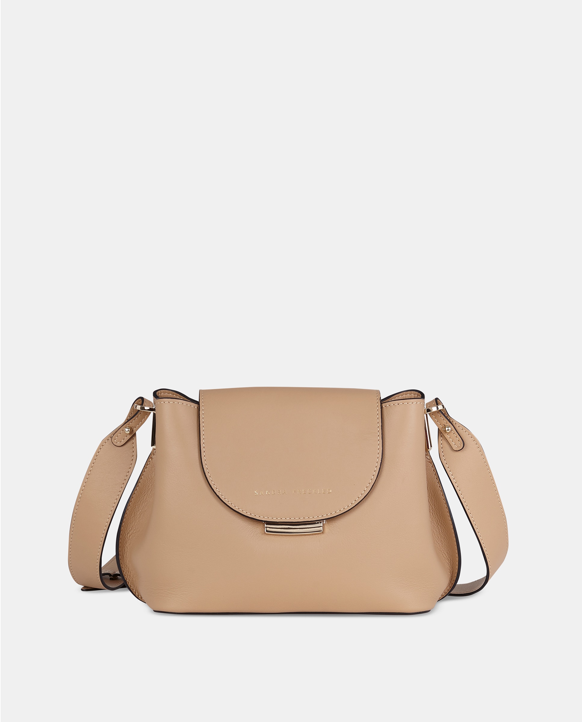 Imagem 0 de Mala Crossbody em Pele Lisa com Alça de Tiracolo Larga