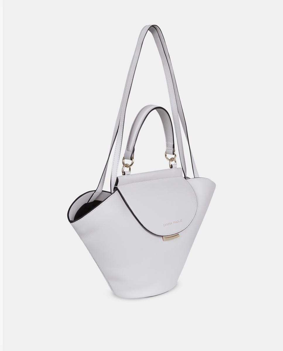 Mala Crossbody Grande em Pele Lisa com Alça de Mão e Aba Cinzento-pérola-2
