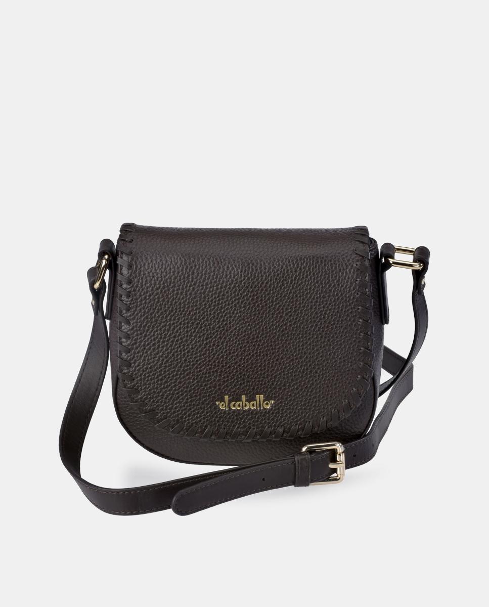 Imagem 0 de Mala Crossbody Elaborada em Pele com Lapela