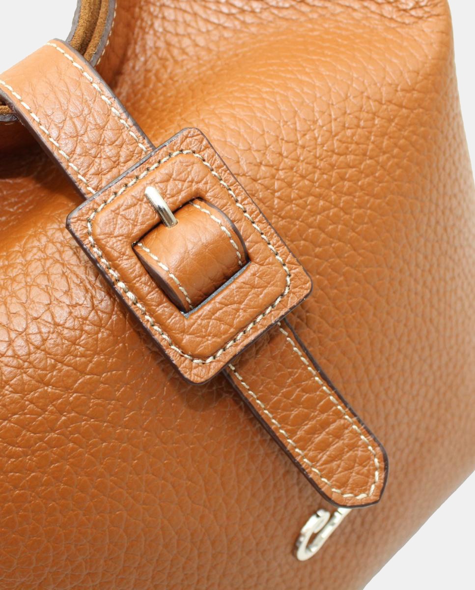 Mala Hobo com Aba de Granulado Grosso em Pele New com Fivela Castanho taupe-3
