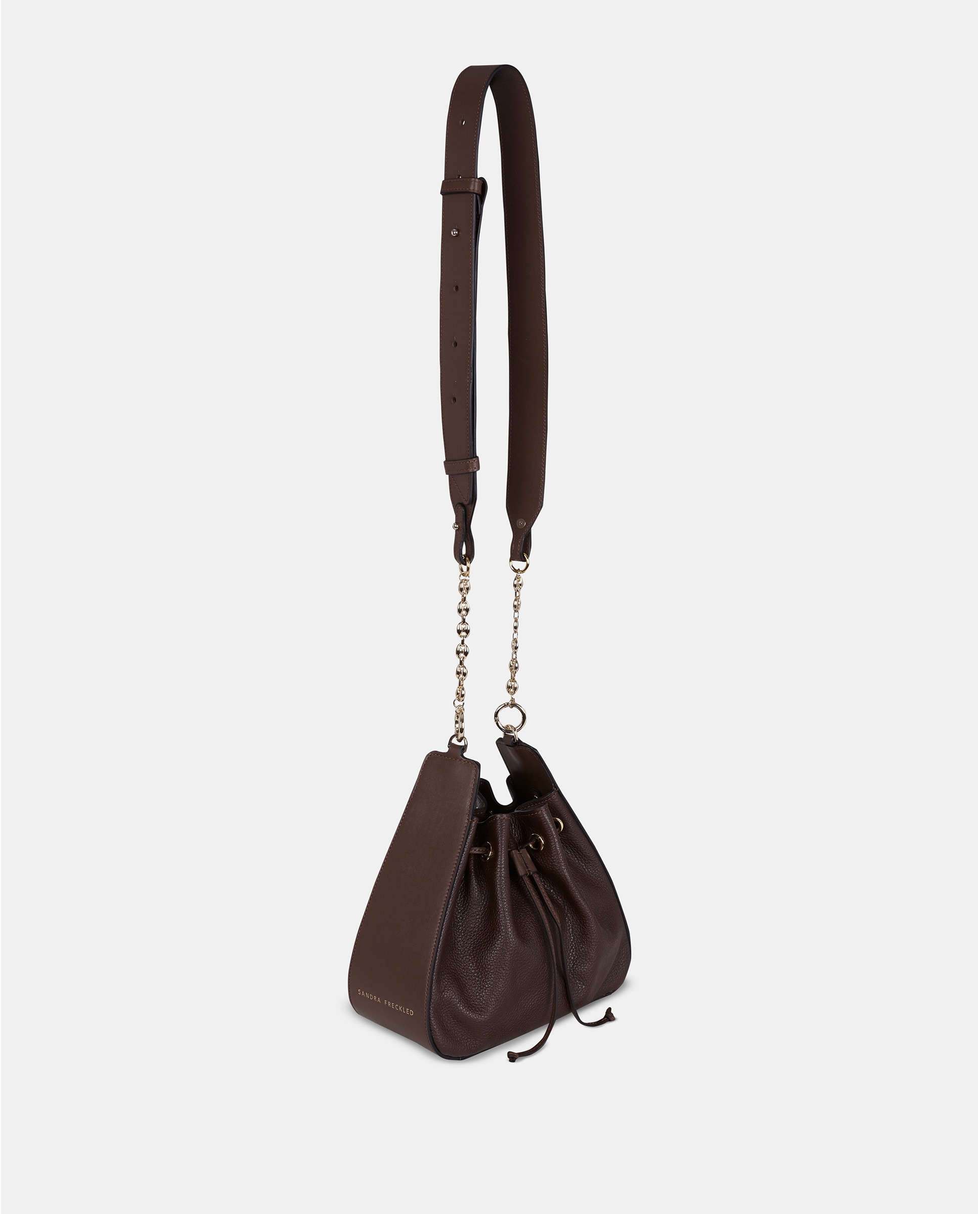 Mala Crossbody Pequena com Alça de Tiracolo Larga e Fecho de Cordão em Pele Lisa Castanho-chocolate-2
