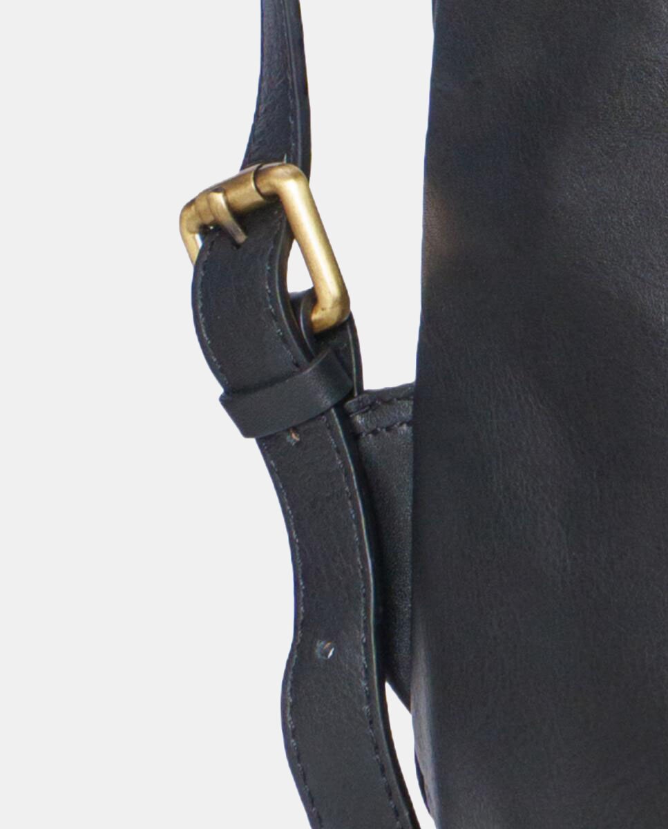 Mochila em Pele Preto-6