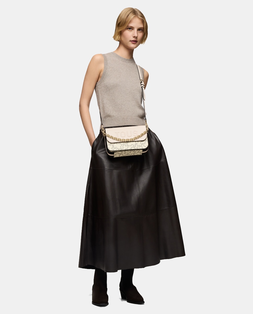 Mala a Tiracolo Média com Fecho Metálico e Aba Preto-3