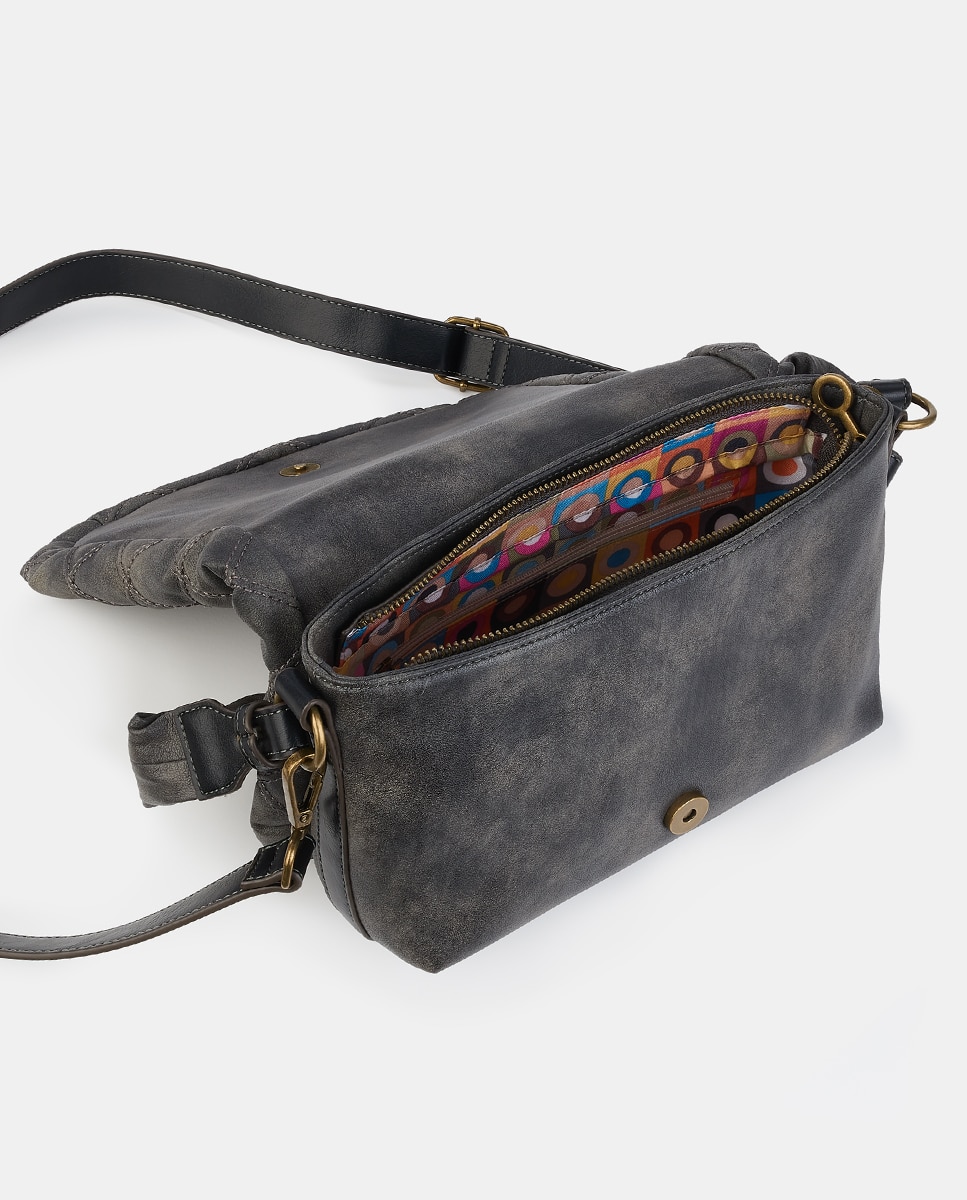Mala Crossbody com Aba com Fecho de Correr Preto-3