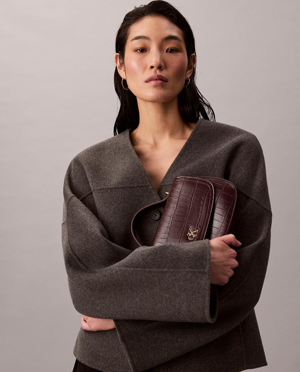 Mala com Textura de Crocodilo Bordeaux-2