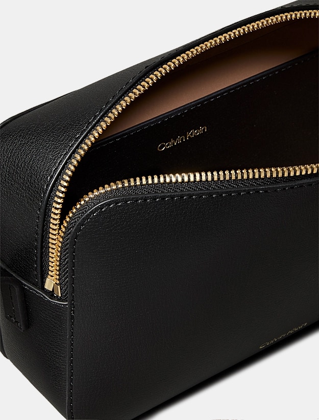 Mala a Tiracolo Pequena Preto-4