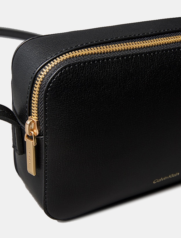 Mala a Tiracolo Pequena Preto-5