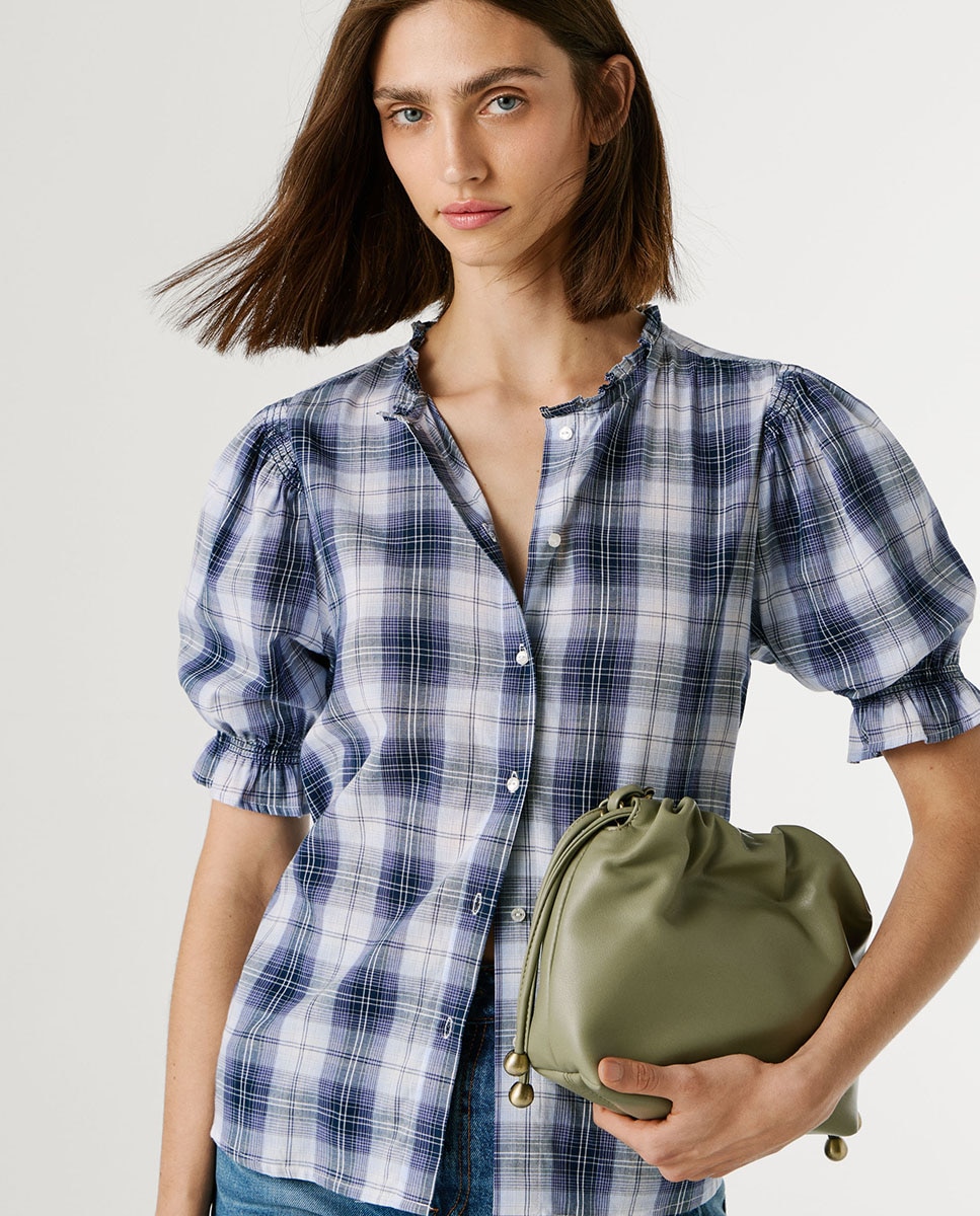 Mala Hobo Georgia com Corrente Metálica Curta Verde-claro-6