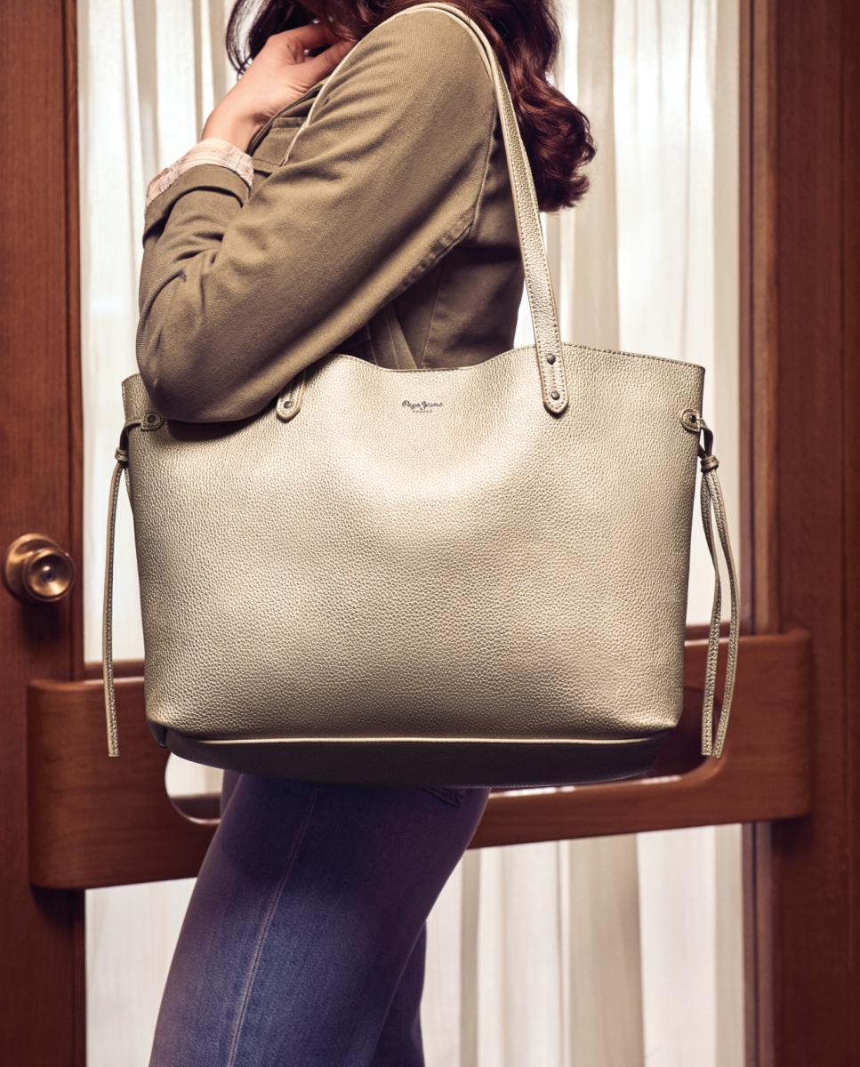 Mala Shopper Audrey Script com Fecho Magnético, Vários Compartimentos, Alça Dupla e Logótipo Clássico à Frente Ouro-7