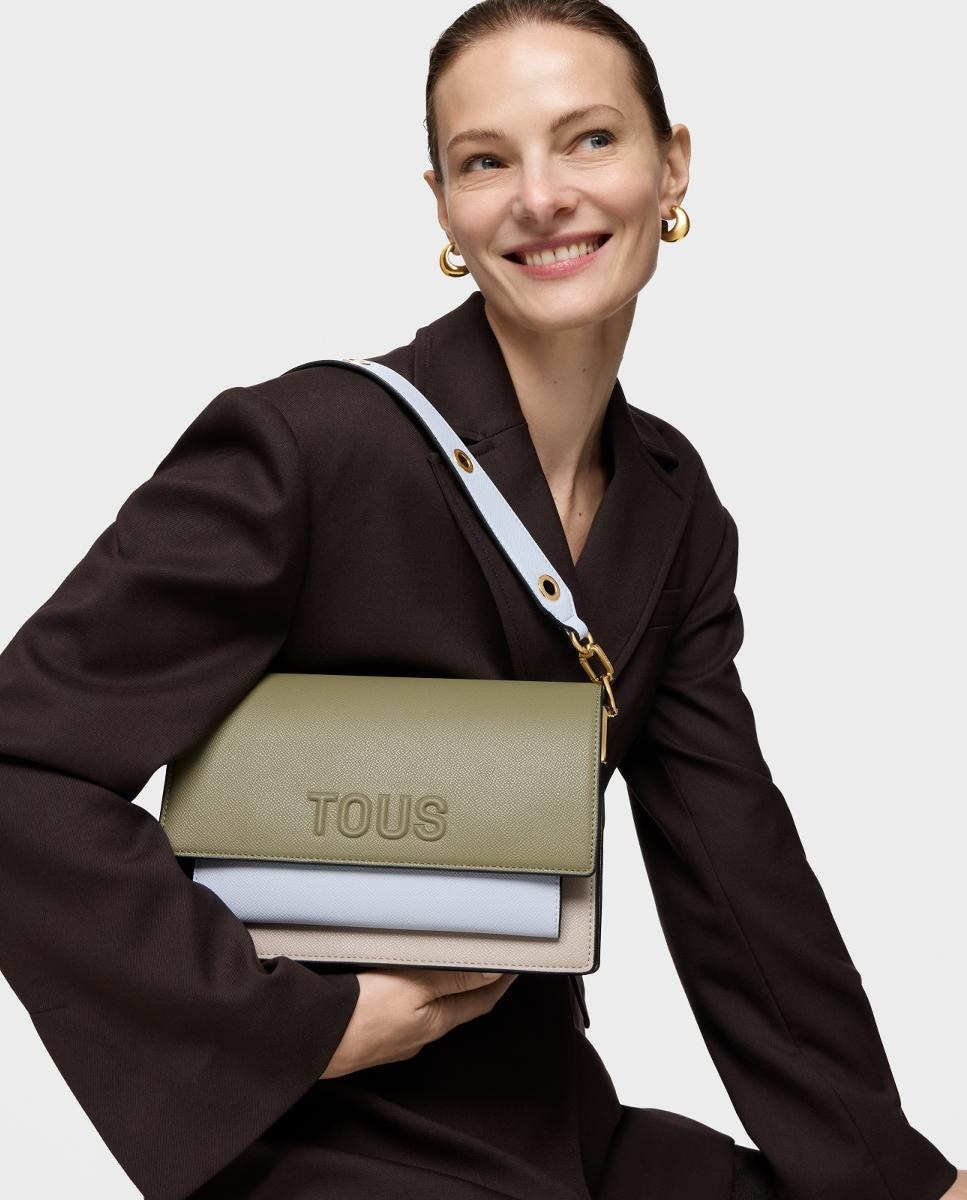 Imagem 0 de Mala a Tiracolo Média com Fecho de Aba.