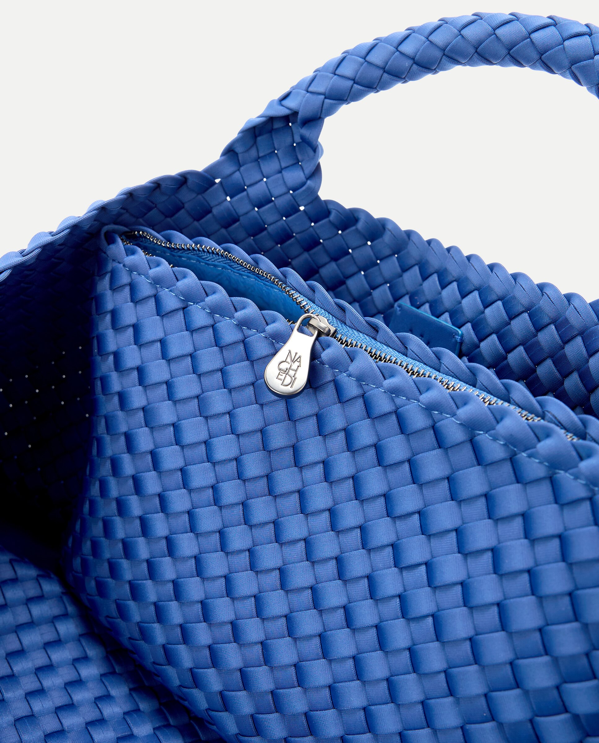 Mala Tipo Tote Média Entrançada Modelo St Barths Azul-4