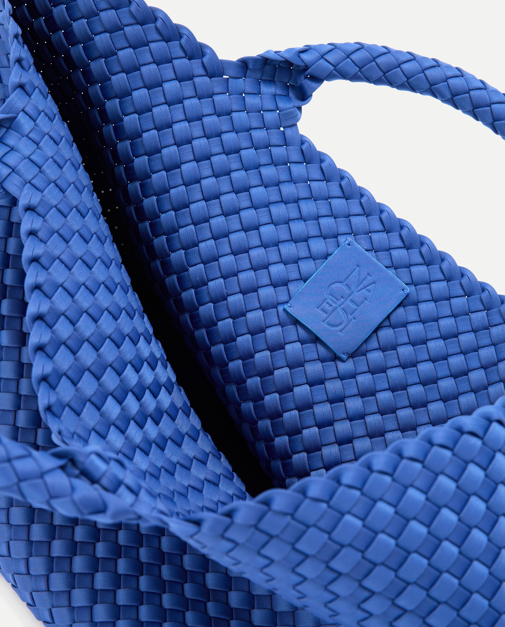 Mala Tipo Tote Média Entrançada Modelo St Barths Azul-5