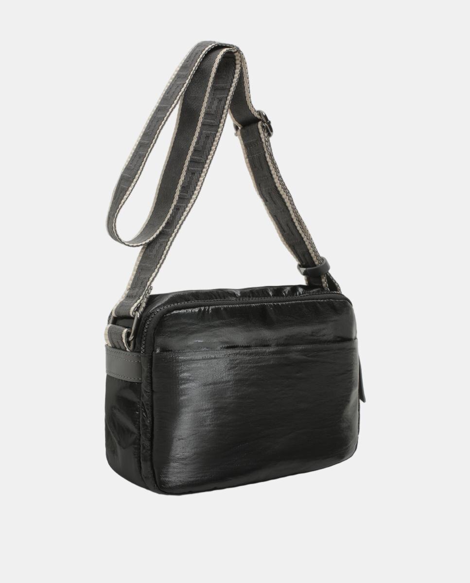 Mala Crossbody Pequena em Material Acetinado com Bolso à Frente Preto-2
