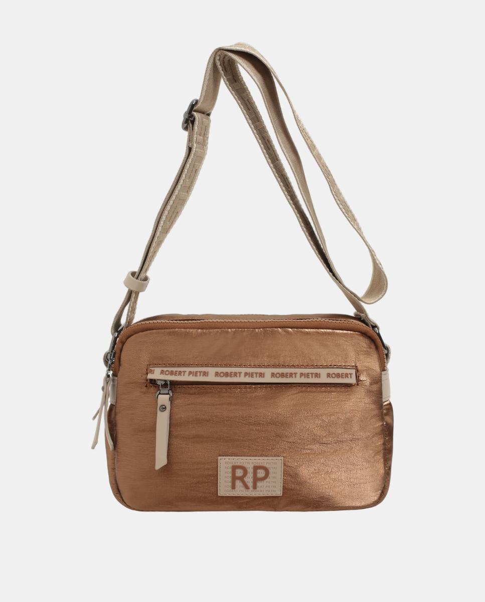 Imagen 1 de BOLSO CROSS BODY PEQUEÑO MATERIAL SATINADO CON BOLSILLO DELANTERO - Robert Pietri - Marrón Marrón