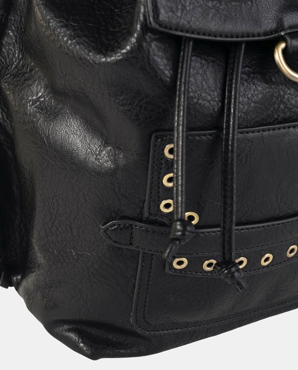 Mochila em PU e Pele com Aba e Rebites Dourados Preto-3