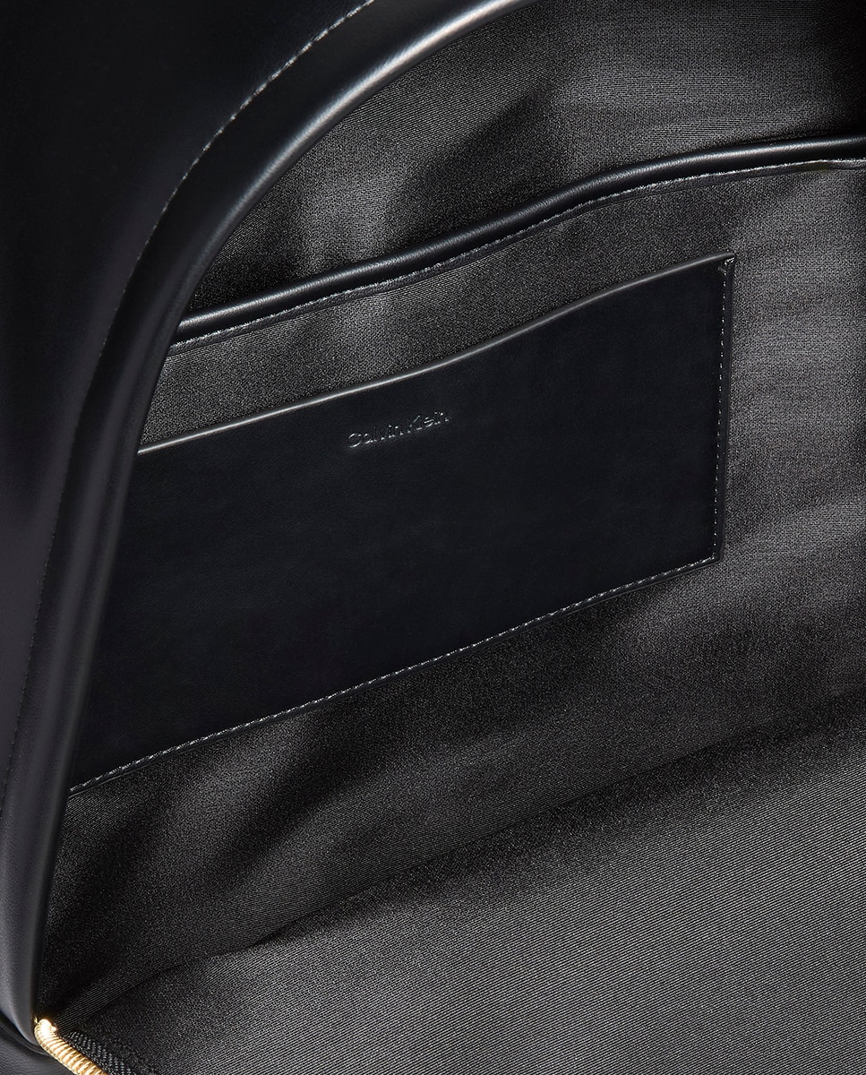 Mochila com Logótipo CK a Condizer Preto-4