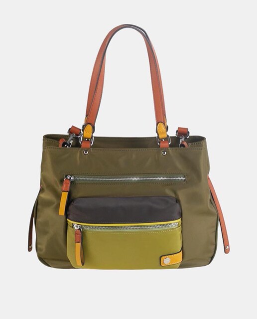 Imagen 0 de Bolso de hombro de dos asas fabricado en nylon  combianando las asas y detalles de tiradores y logos en cuero y amarillo .