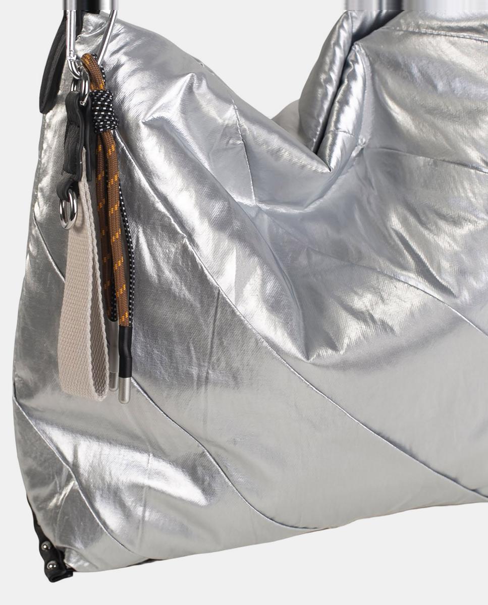 Mala Hobo de Nylon com Fecho de Correr Prata-3