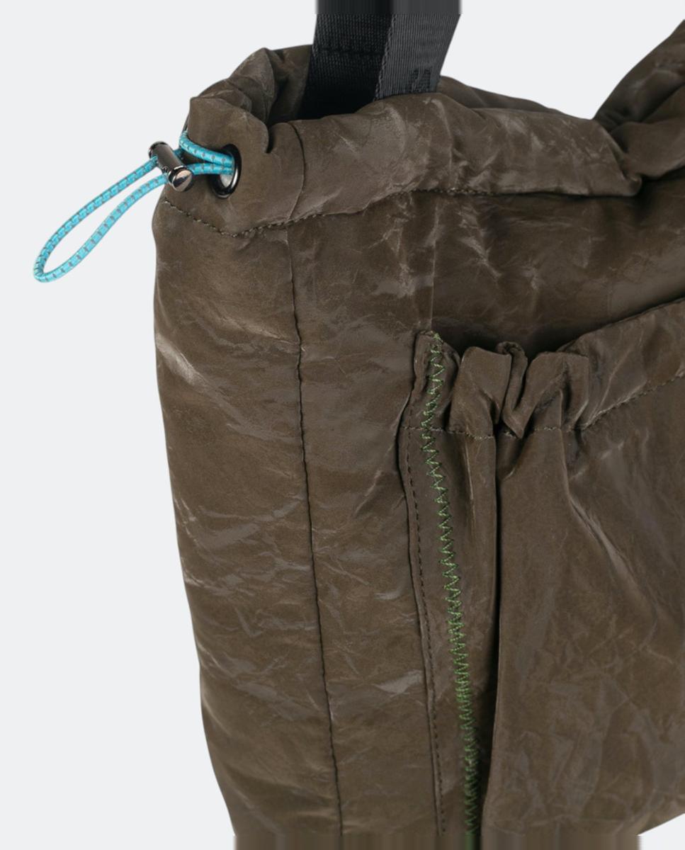 Mala Tipo Hobo de Nylon com Fecho de Correr Caqui-3