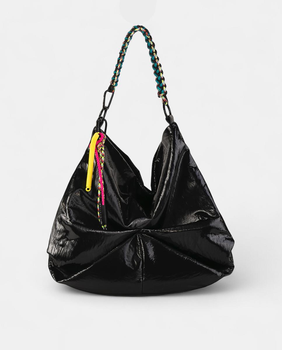Mala Hobo Espaçosa de Nylon em Acabamento Crinkle com Fecho de Correr e Alça Entrelaçada Preto-1
