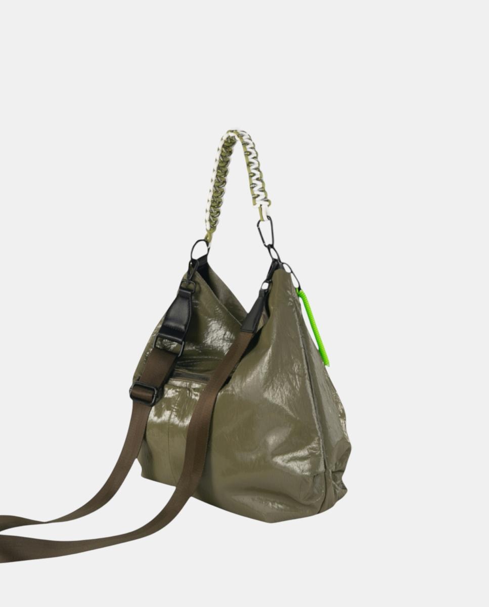 Mala Hobo Espaçosa de Nylon em Acabamento Crinkle com Fecho de Correr e Alça Entrelaçada Caqui-2