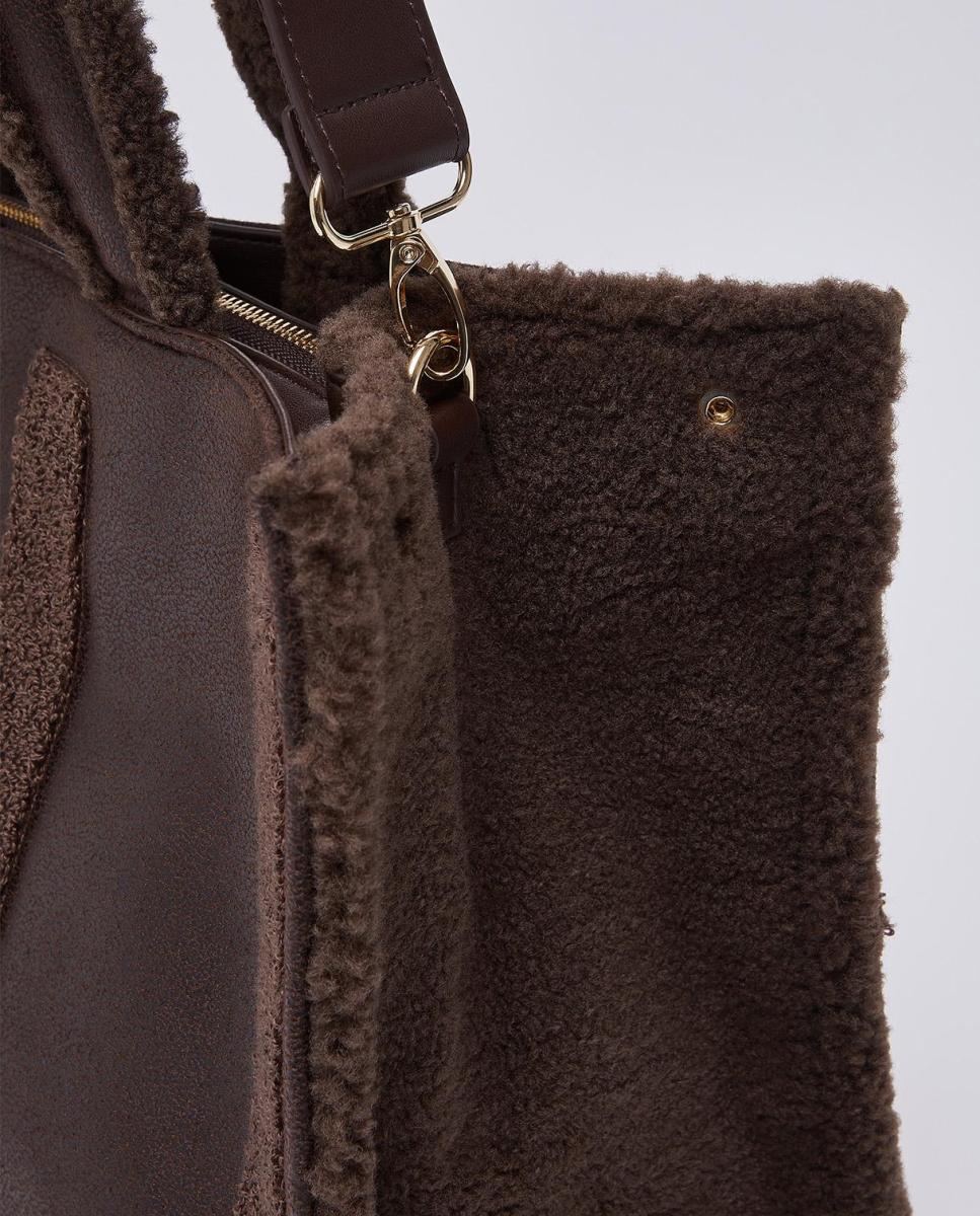 Imagen 4 de Bolso tote con detalle borrego y asa extraible - LIUJO - Marrón oscuro Marrón oscuro