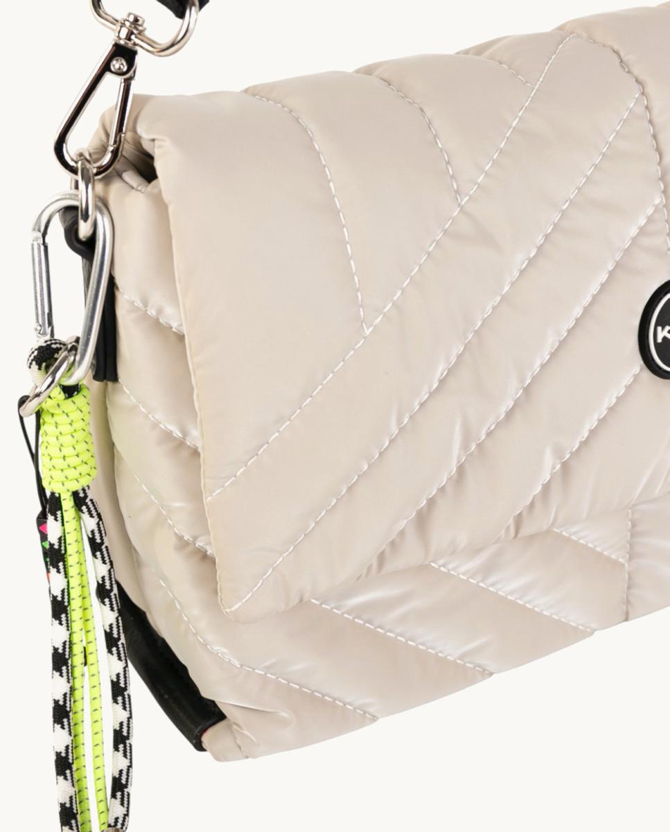 Mala Crossbody Compacta em Nylon Acolchoado com Aba e Correia Ajustável Branco-3
