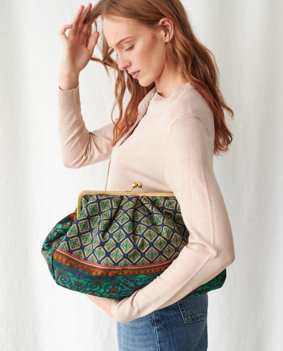 Mala Clutch Amulet Emerald Verde-3