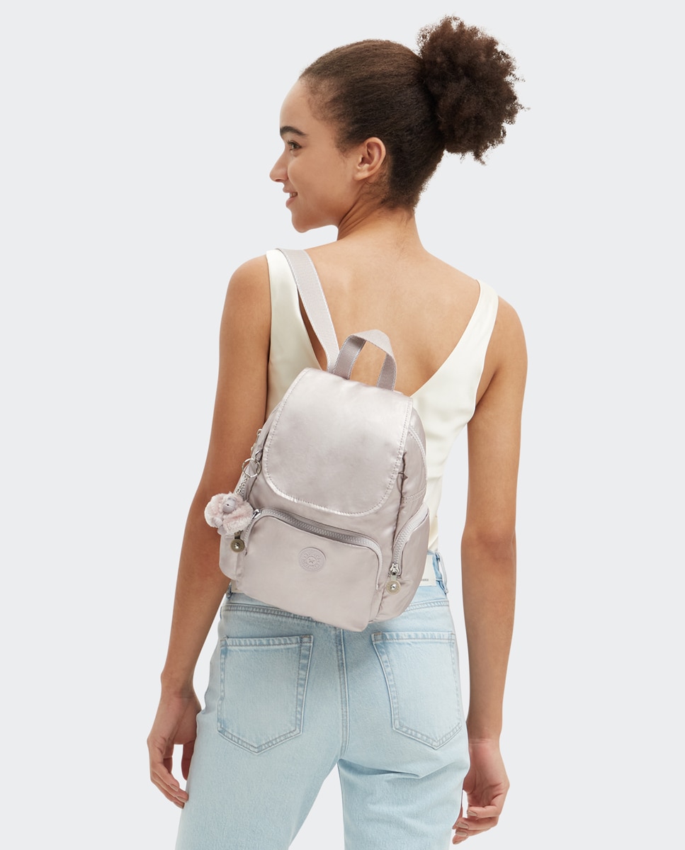 Mochila pequeña con bolsillos y correas ajustables - Kipling - Oro Oro-2