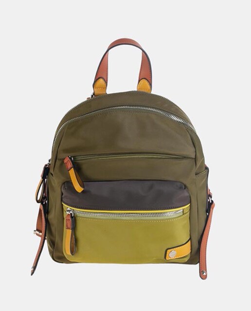 Imagen 0 de Mochila de nylon en combinada con cuero y detalles , Modelo muy practico y funcional por sus departamentos de cremallera , bolsillos y guanteras ,