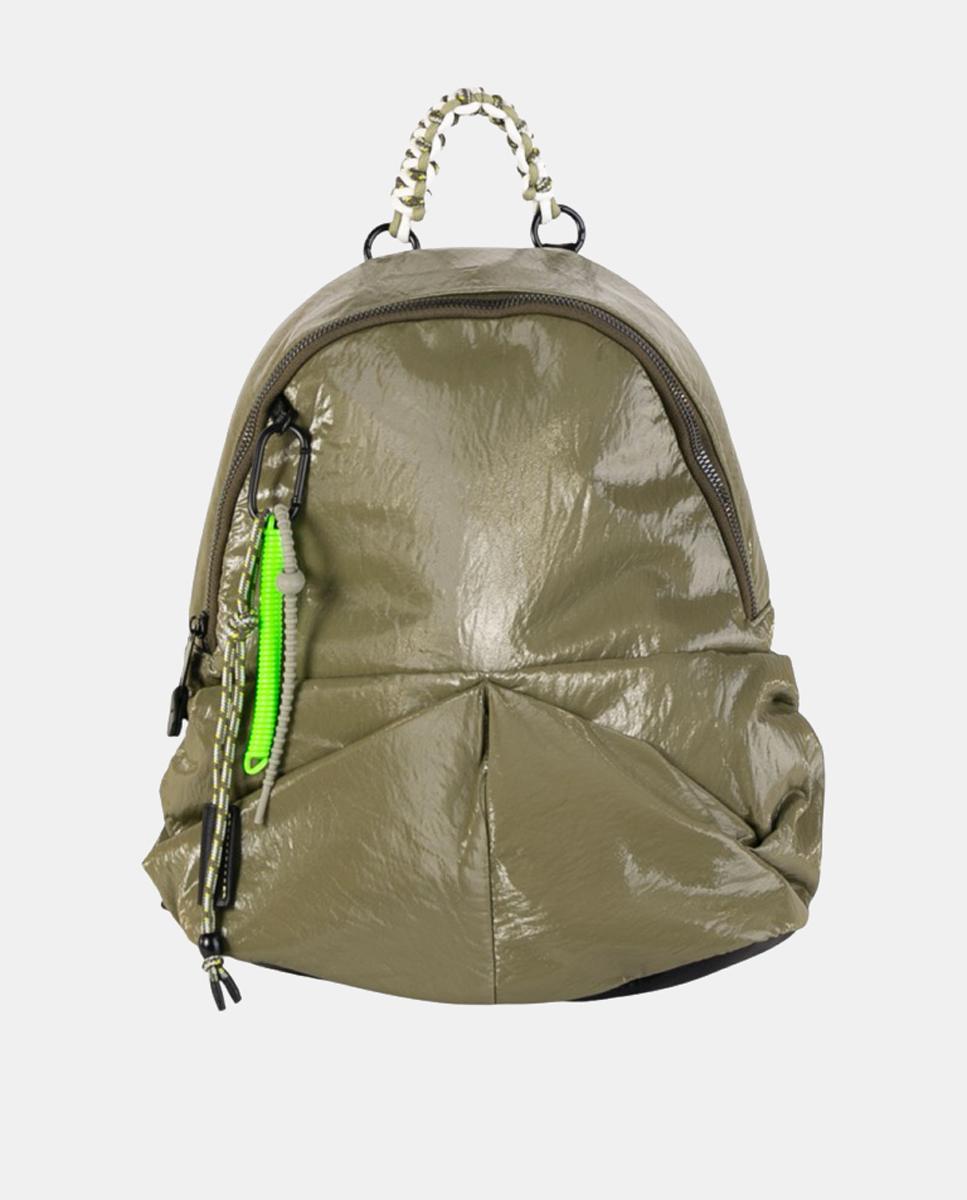 Imagem 0 de Mochila de Tamanho Médio em Nylon Crinkle com Fecho de Correr e Alça Entrelaçada Decorativa