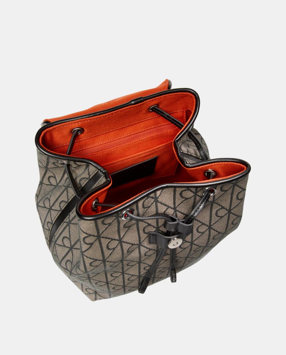 Mochila com Acabamento de Monograma em Jacquard Preto-3