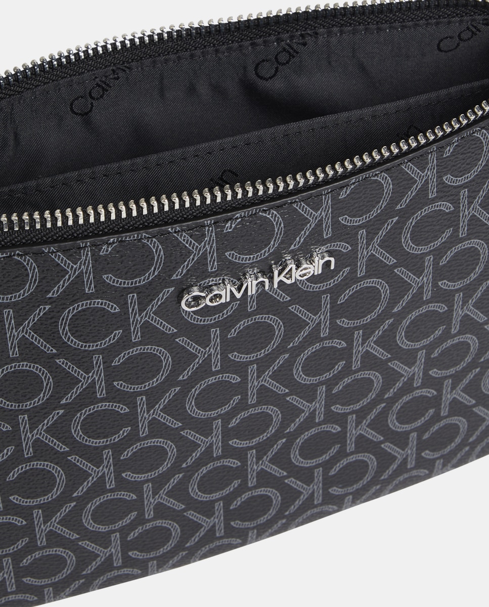 Mala a tiracolo plana preta com estampado de monograma Preto-3