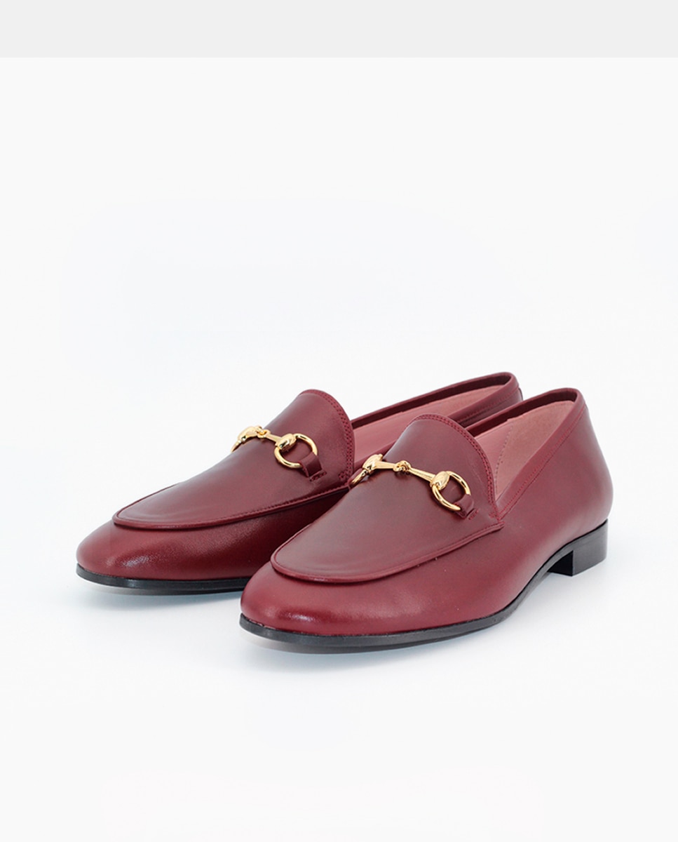 Mocassins com Adorno Metálico Vermelho-cereja-2
