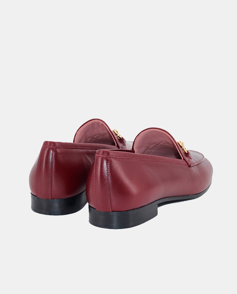 Mocassins com Adorno Metálico Vermelho-cereja-3