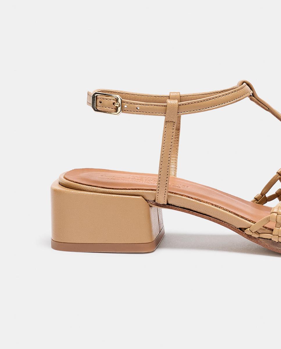 Sapatos em Pele Entrançada com Pulseira e Salto Médio Natural-5