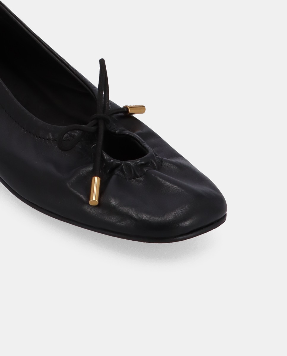 Sabrinas Rosalind em Pele Preto-5