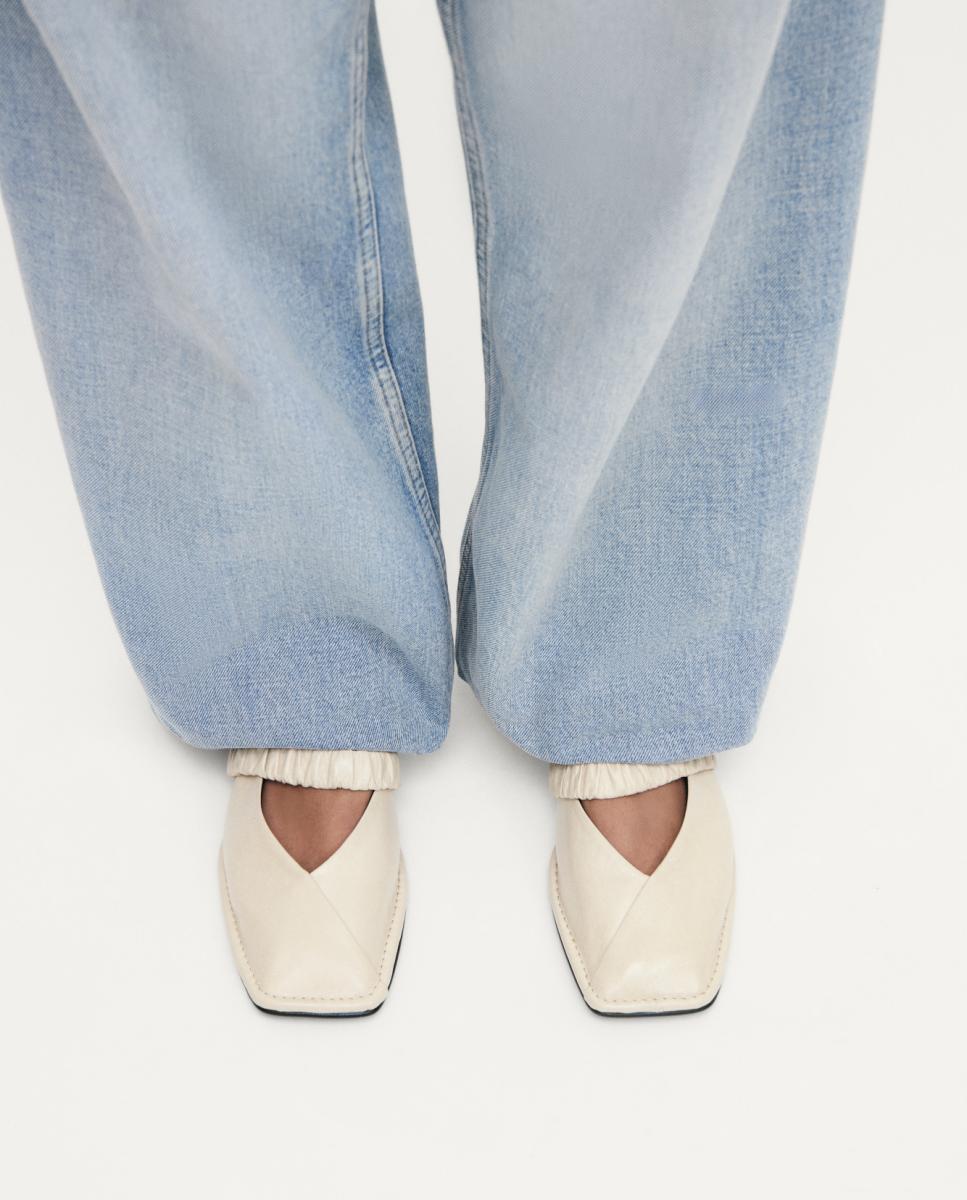 Sabrinas com Biqueira Quadrada Creme-5