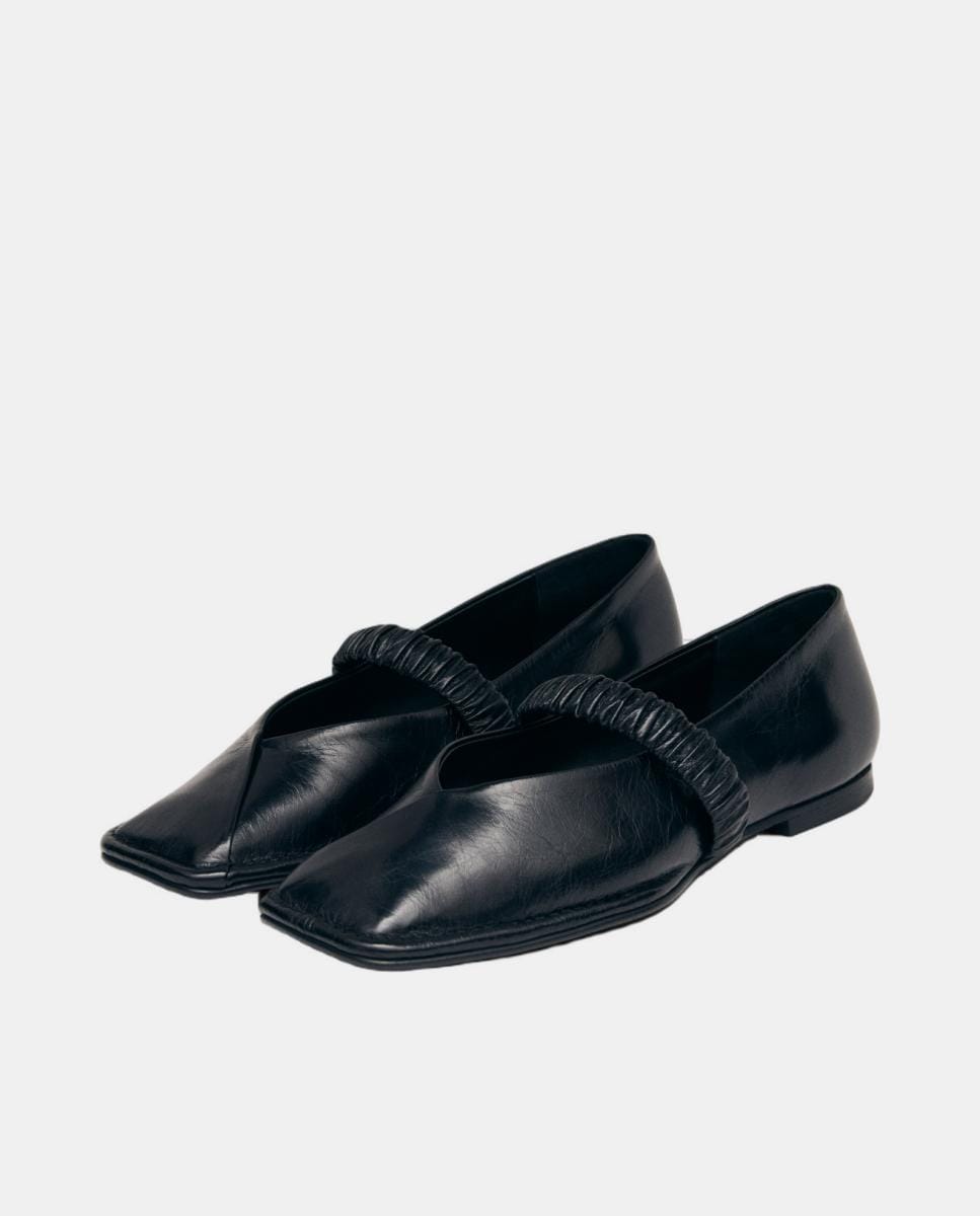 Sabrinas com Biqueira Quadrada Preto-2